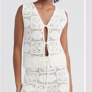 Sold! Rails Paz crochet stitch, sleeveless tie front top